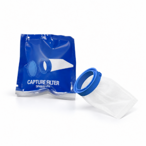 Filtre V-Comb neuf à bague bleue et poche blanche, avec son sachet bleu sur fond blanc